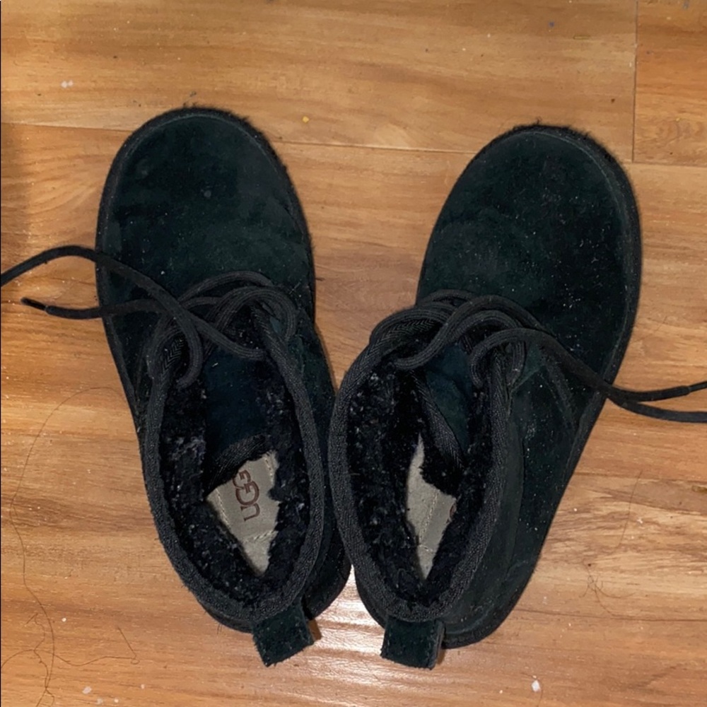 Boys black ugg neumel